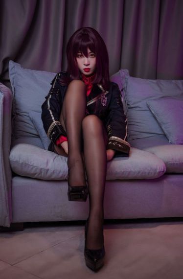 年轻的邻居少妇