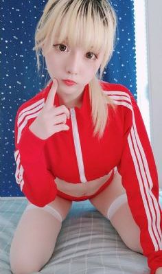 公交车强摁做开腿呻吟h动漫视