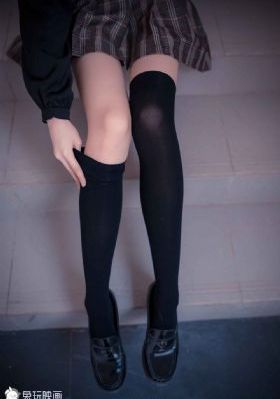 精品三级av