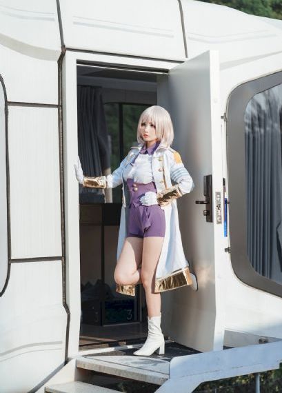 她房间里的云
