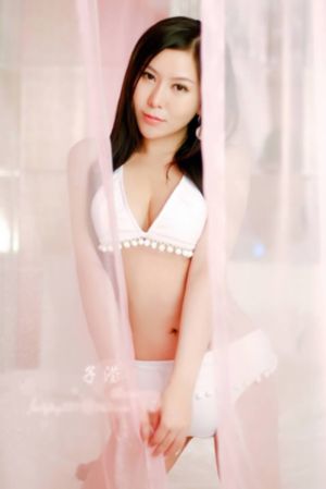大胸年轻继拇电影