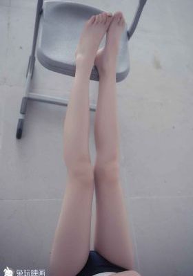 醉酒的女大学生