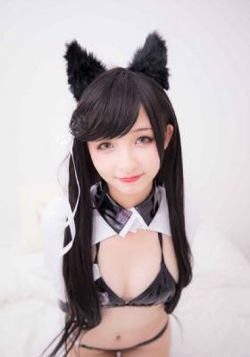 女人脱了内裤趴开腿让男躁动态图