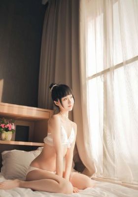 年轻的邻居的阿